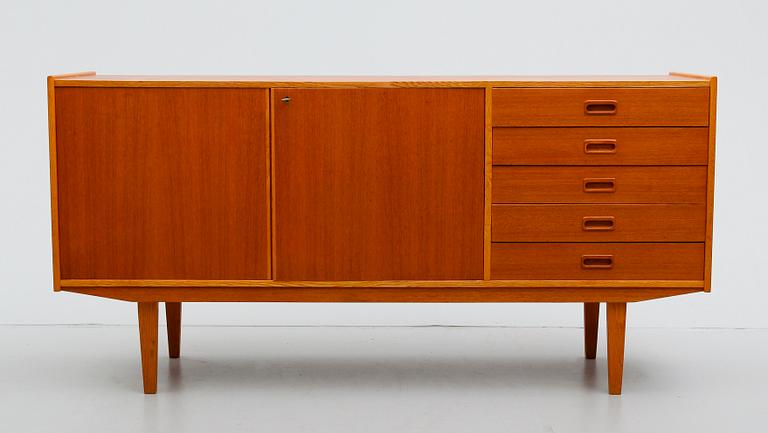 SIDEBOARD, 1900-talets mitt/andra hälft.