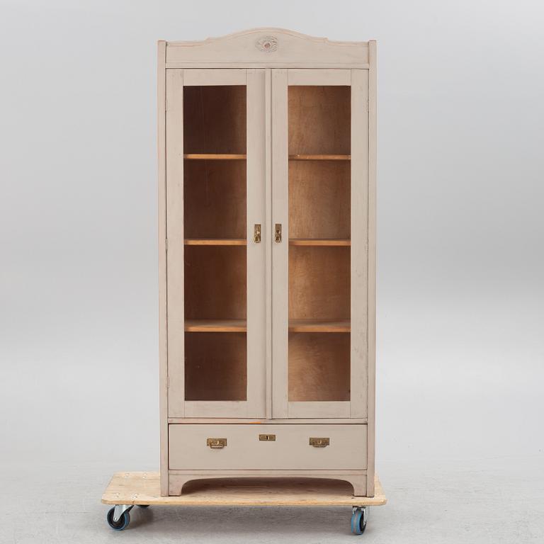 A Jugend cabinet, earlu 20th century.