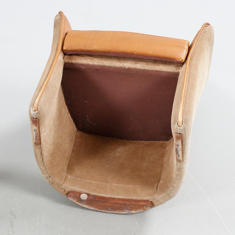 KONFERENS- / MATSAL-MÖBELGRUPP, 7 delar, 1900-talets andra hälft.