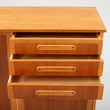 A teak vemeered sideboard, 1950's/60's.