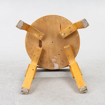 Alvar Aalto, a set of four model N65 children's chairs with table, Artek, Finland.