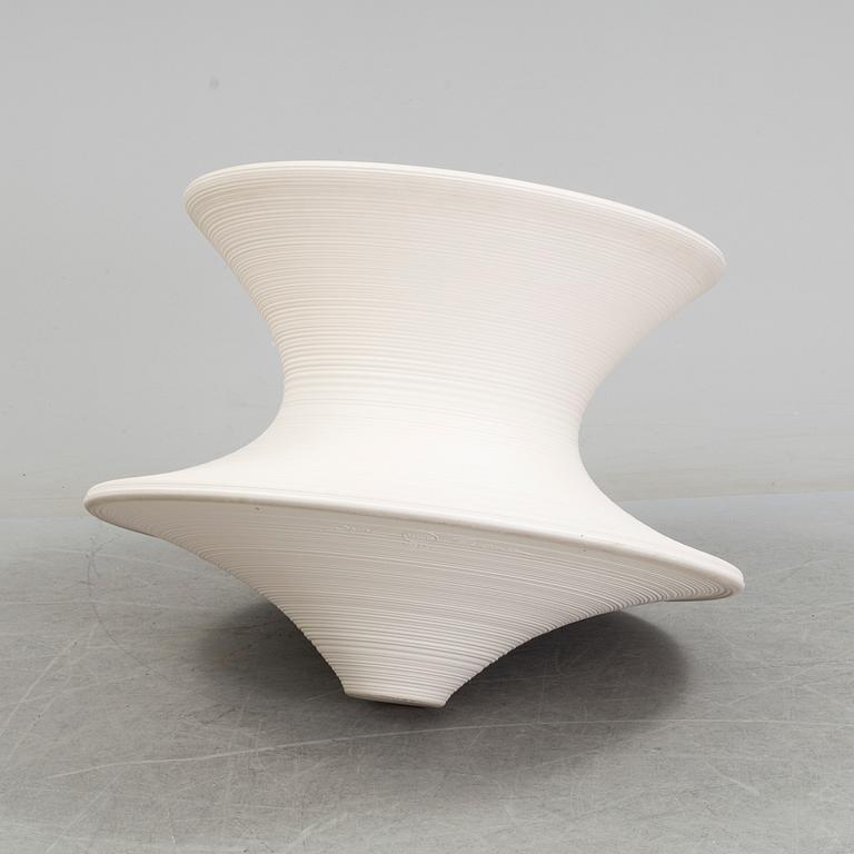 A 21th century chair by Thomas Heatherwick "Spun Chair", Magis.