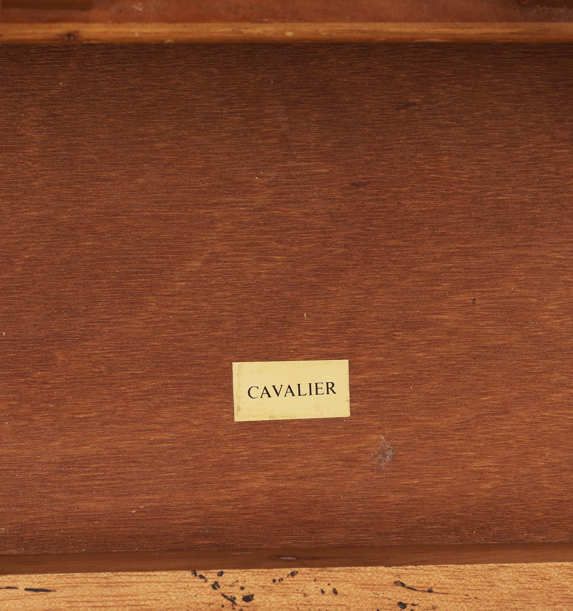 TIDNINGSSTÄLL, engelsk stil, 1900-talets andra hälft.