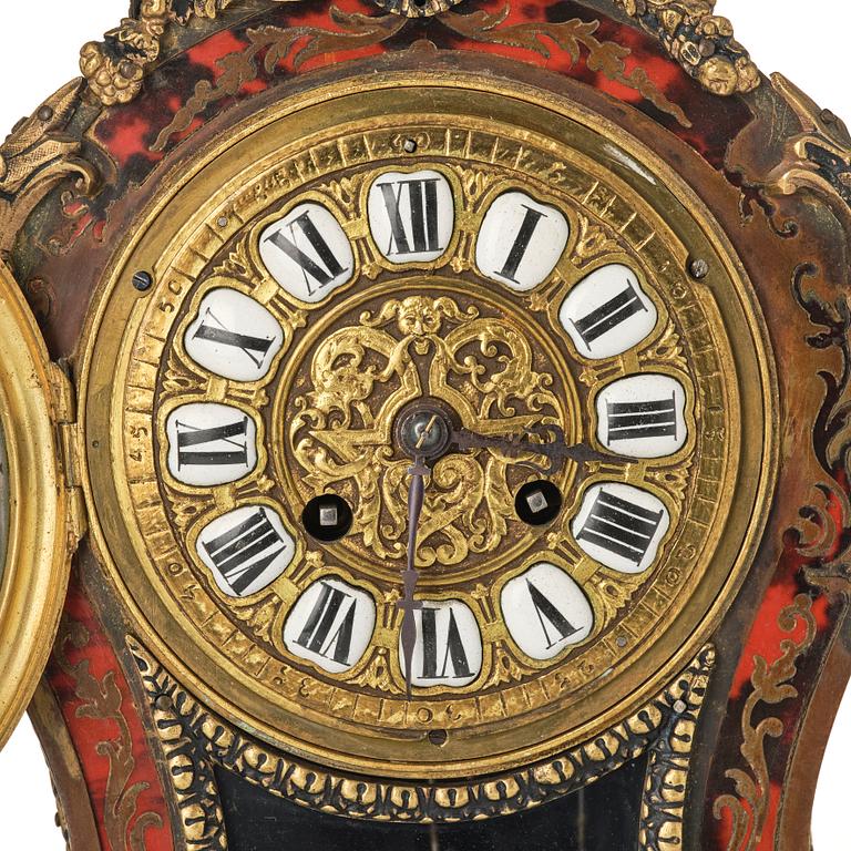 A Rococo-style mantle clock, around 1900.