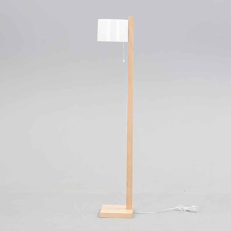 GOLVLAMPA, Luxus, 1900-talets andra hälft.