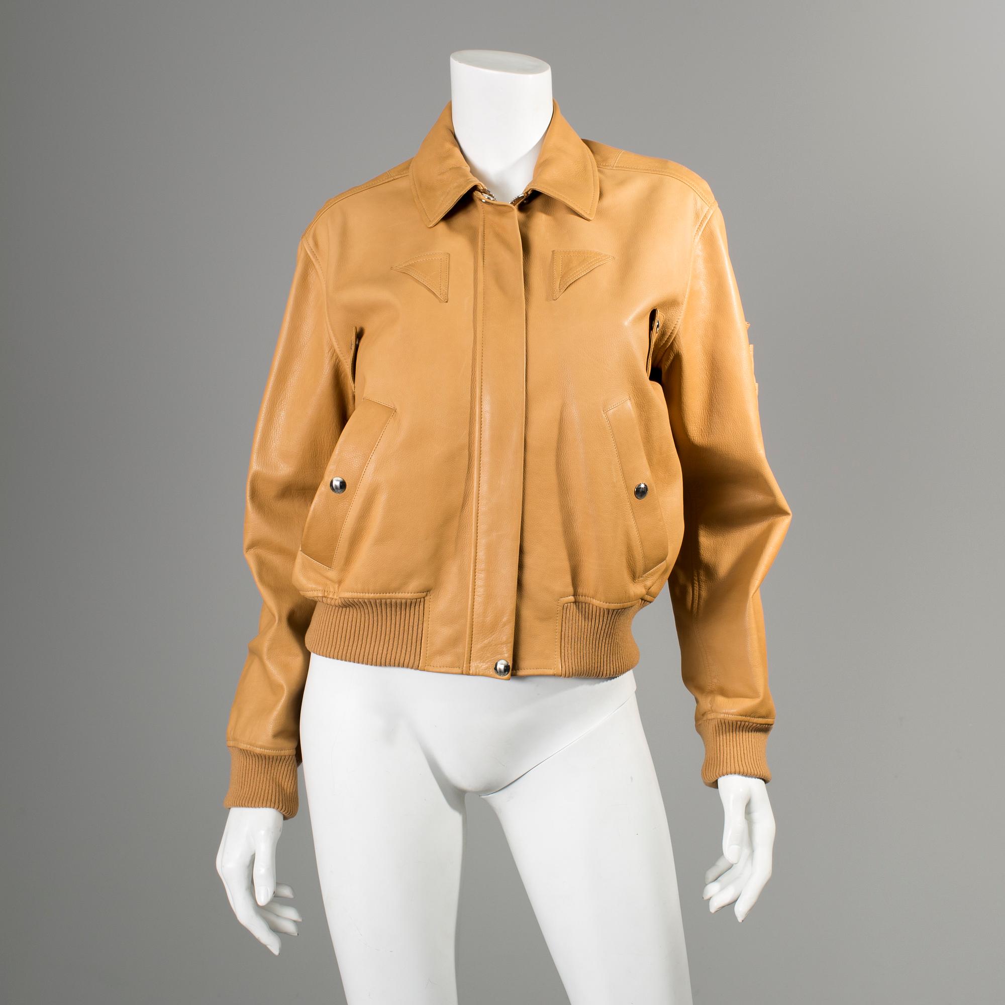 A beige leatherjacket by Ralph Luren.