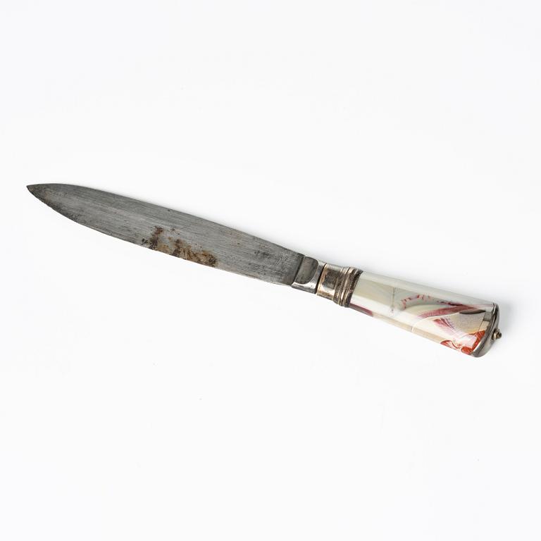 A presumably German baroque agate and silver-moutned letter opener, early 18th century.