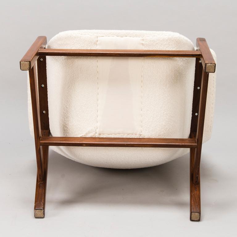 CARL GUSTAF HIORT AF ORNÄS, fåtölj samt fotpall, "Caravelle", för Puunveisto Oy - Träsnideri Ab, 1960-tal.