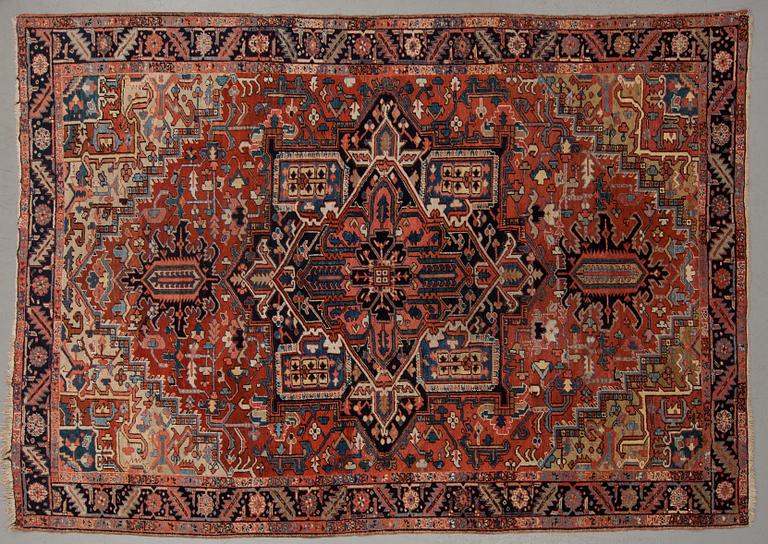 MATTA, semiantik, Heris, ca 332 x 228 cm.