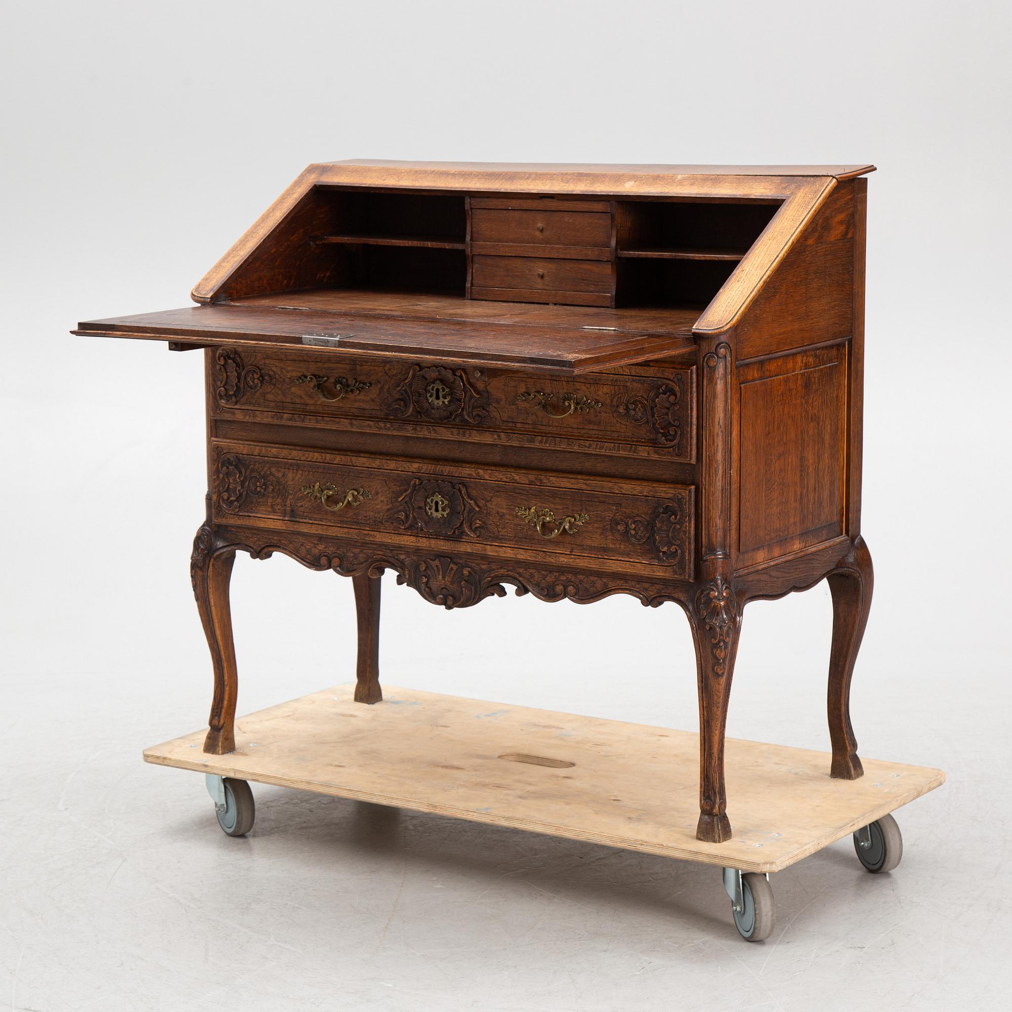 Sekretär, rokokostil, 1900-talets början.