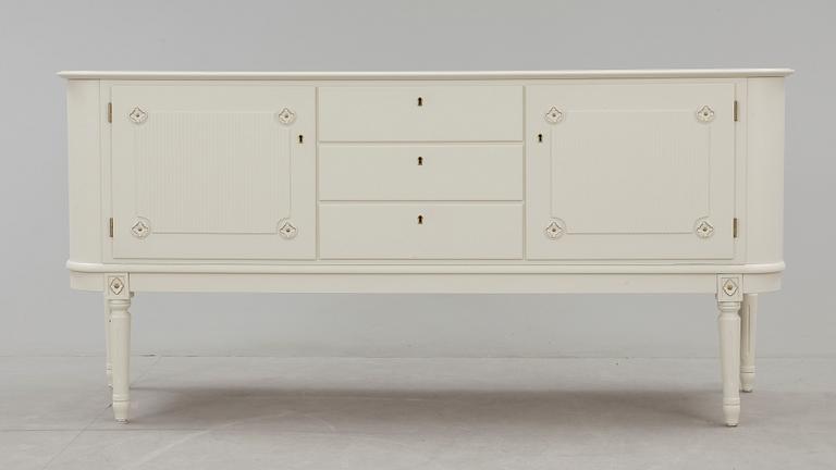 SIDEBOARD, gustaviansk stil, 1900-tal.