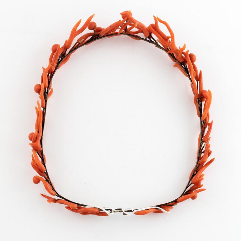 A coral tiara.