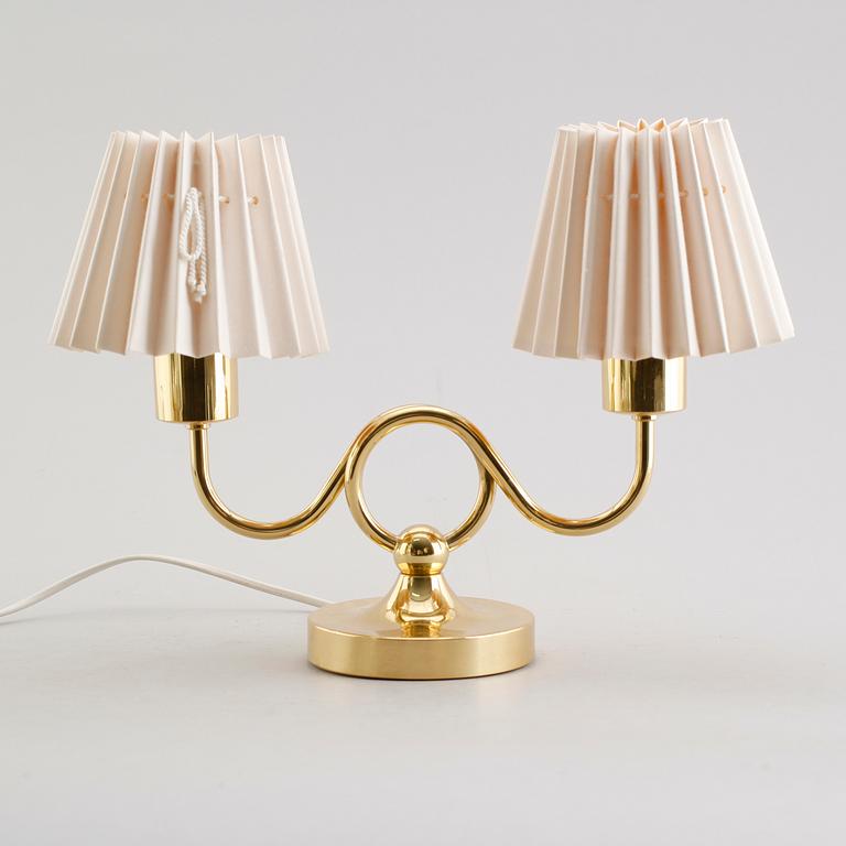 BORDSLAMPA, mässing, "Smycket" nr 2483/1, Josef Frank, Svenskt Tenn.