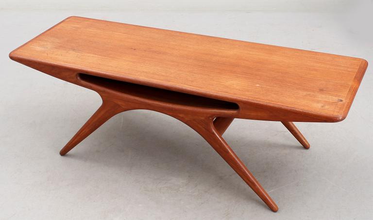 SOFFBORD, Johannes Andersen, för CFC Silkeborg, Danmark. 1950-tal.