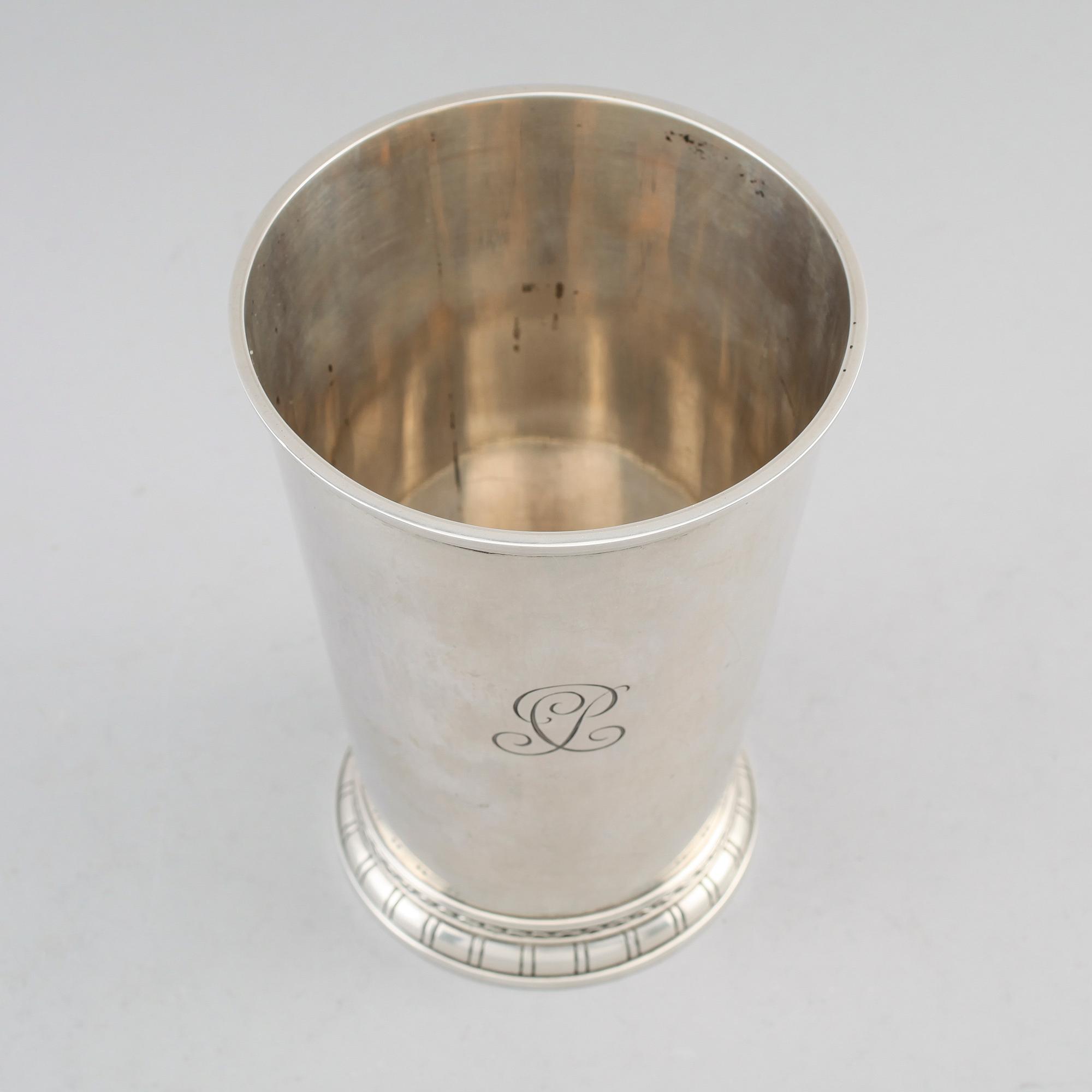 VAS,  silver, Erik Råström, Stockholm 1945. Vikt ca 431 gram.