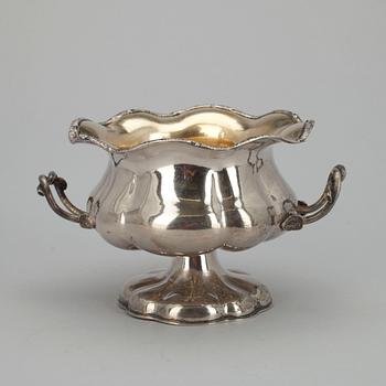 SOCKERSKÅL, silver 13L. Gustav Adolf Strömbäck, Helsingfors 1863. Vikt 322 g.