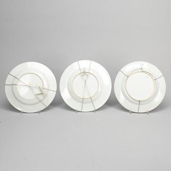 TALLRIKAR, 3 st, porslin, Kina, Qianlong (1736-95).