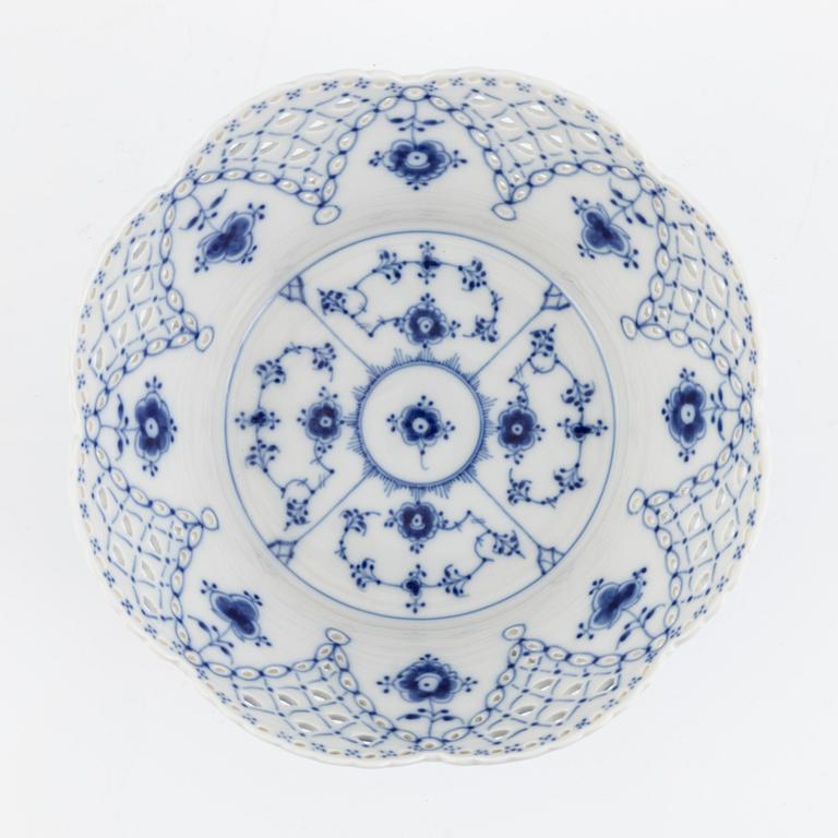 A 'Musselmalet' full-lace porcelain bowl, Denmark, 1979-1983.