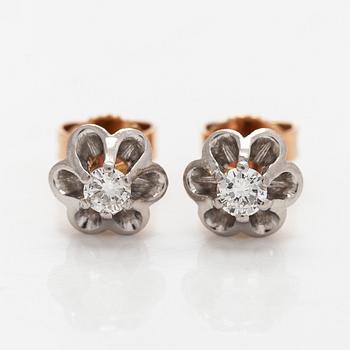 Örhängen, briljantslipade diamanter, 14K guld.