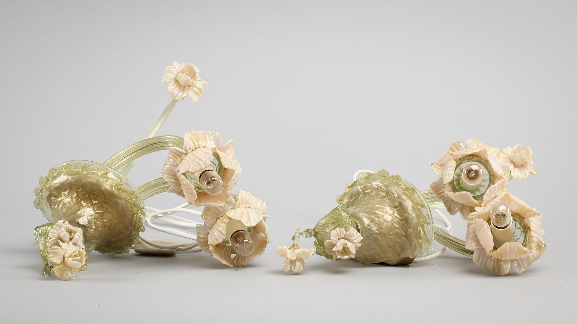 LAMPETTER, ett par, glas, venetianska, 1900-tal. H ca 40.