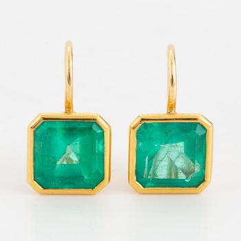 Emerald earrings.