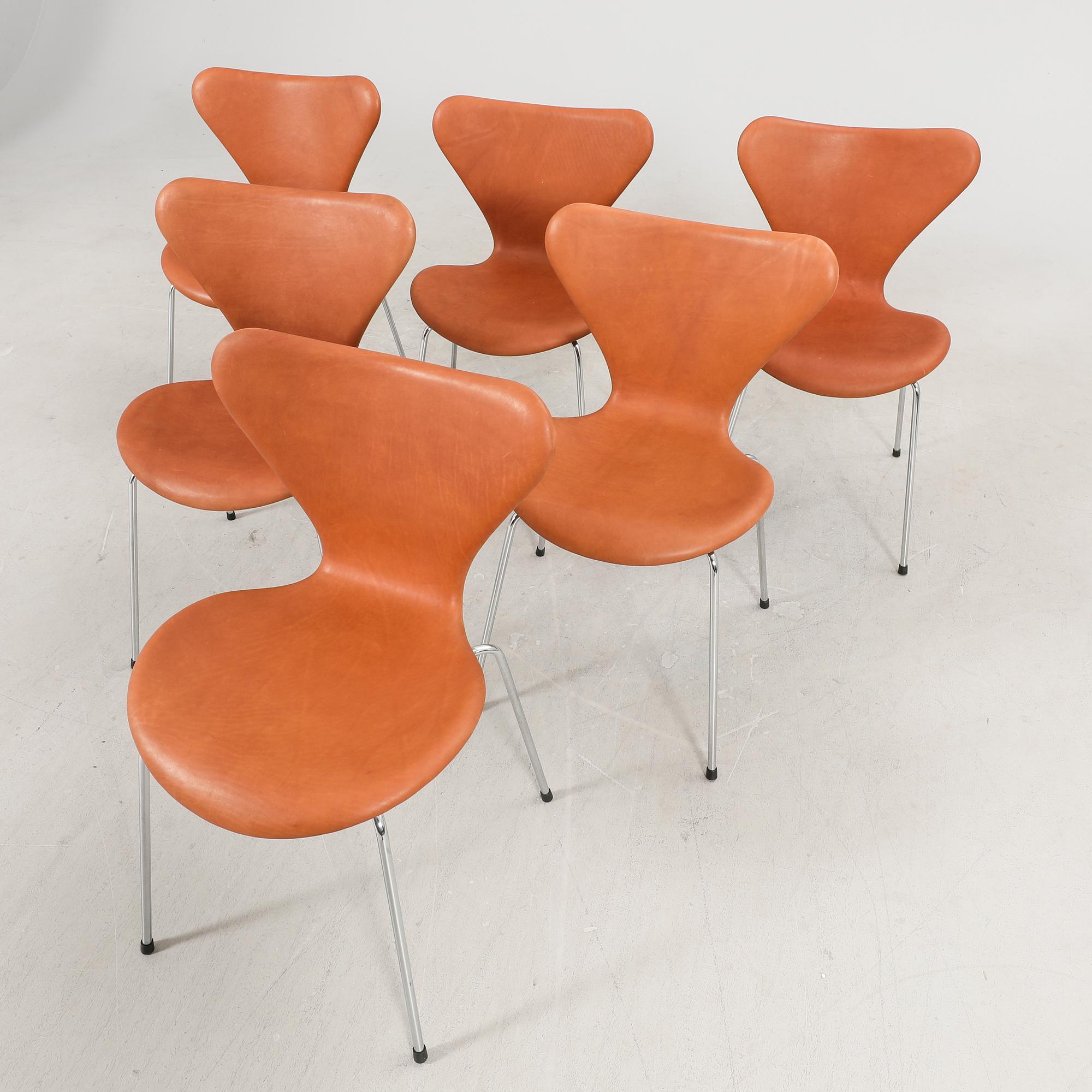 Arne Jacobsen, a set of six Sjuan chairs for Fritz Hansen alter aprt of the 20th century.