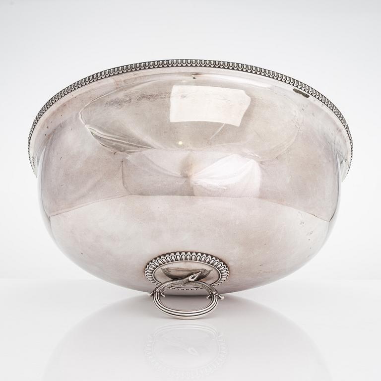 A 19th-century silver plated domed dish / food cover, Elkington, & Co, Birmingham England 1865.