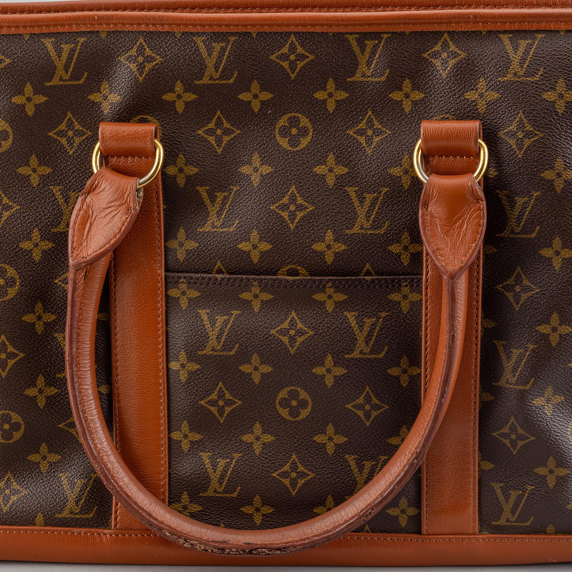 Louis Vuitton a monogram canva handbag 1990. Bukowskis
