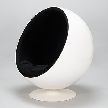 Eero Aarnio, a late 1980s 'Ball Chair', Adelta.