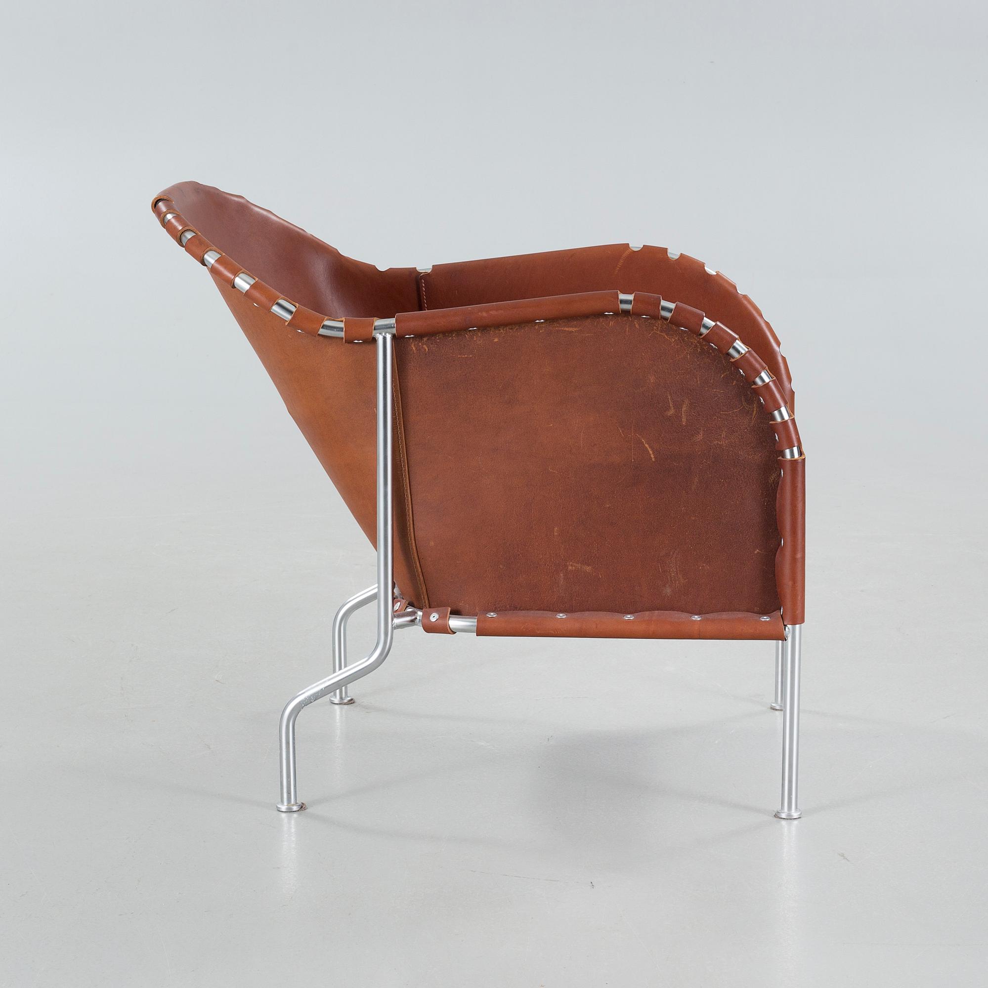 A "Bruno" lounge chair, designed by Mats Theselius for Källemo, around year 2000.