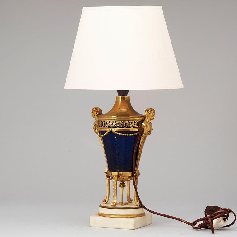 LAMPFOT. Louis XVI-stil, 1800-tal.