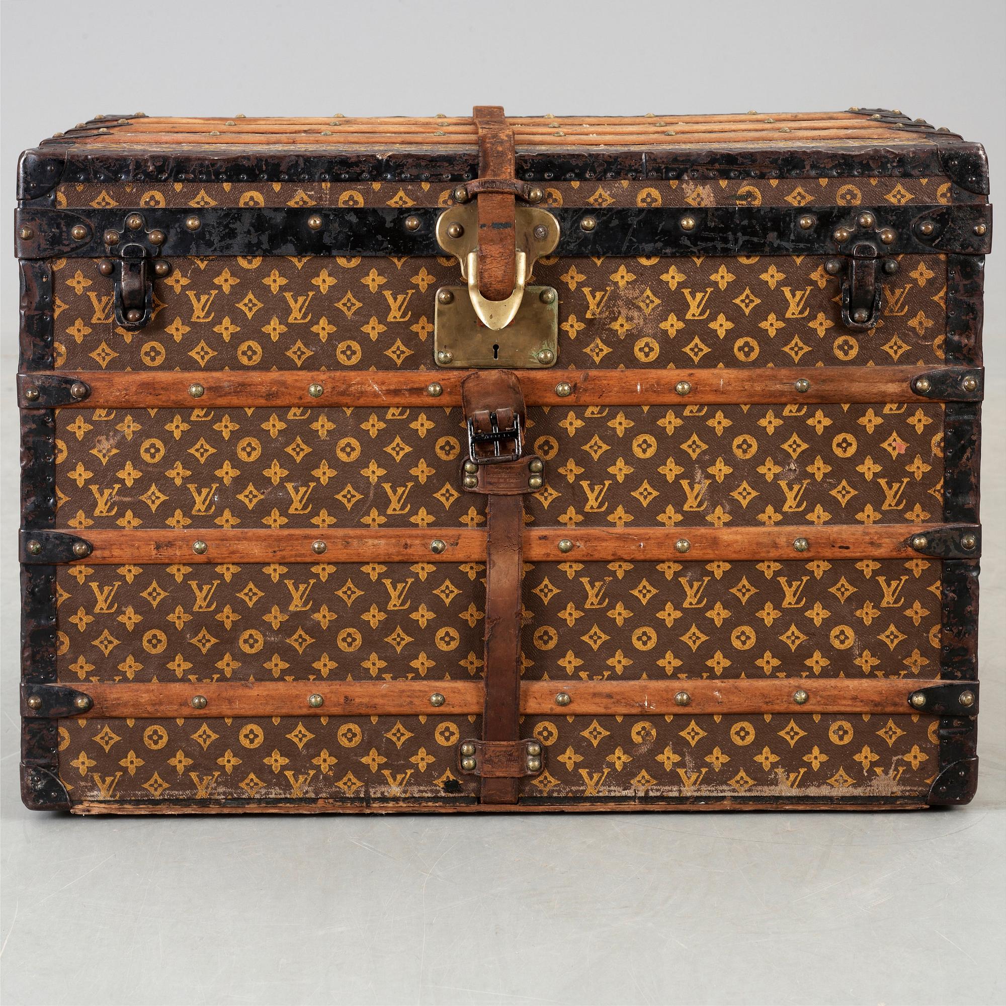LOUIS VUITTON, koffert, omkring sekelskiftet 1900.