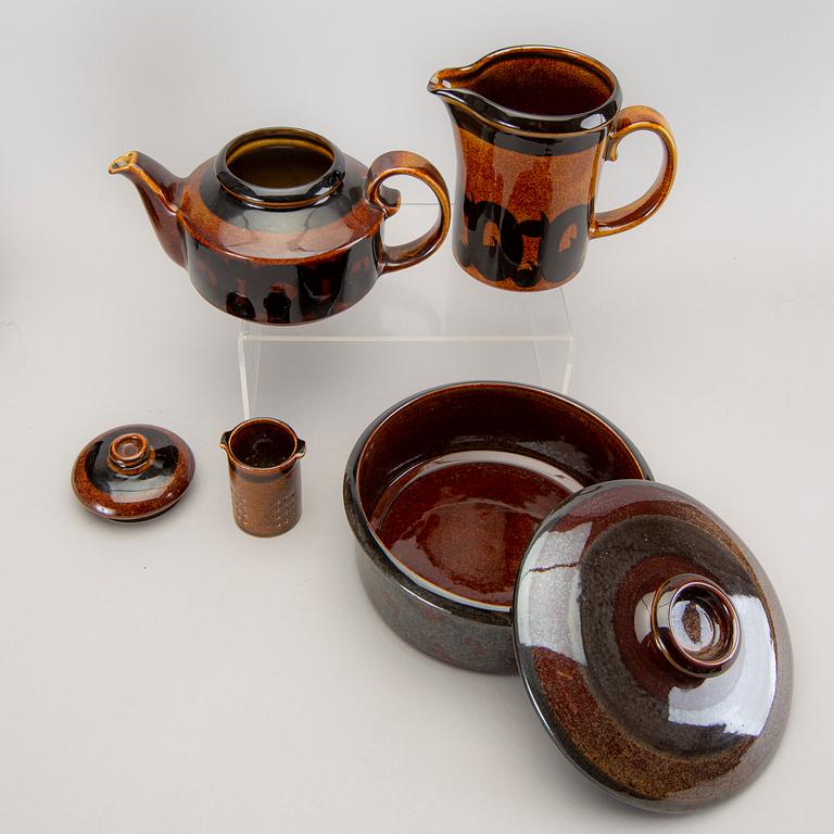 Gunvor Olin-Grönqvist,  a 24 pcs dinner service "Soraya".