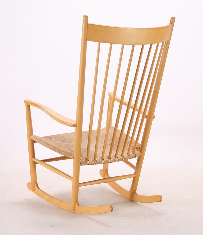 GUNGSTOL, design Hans J Wegner, Danmark.
