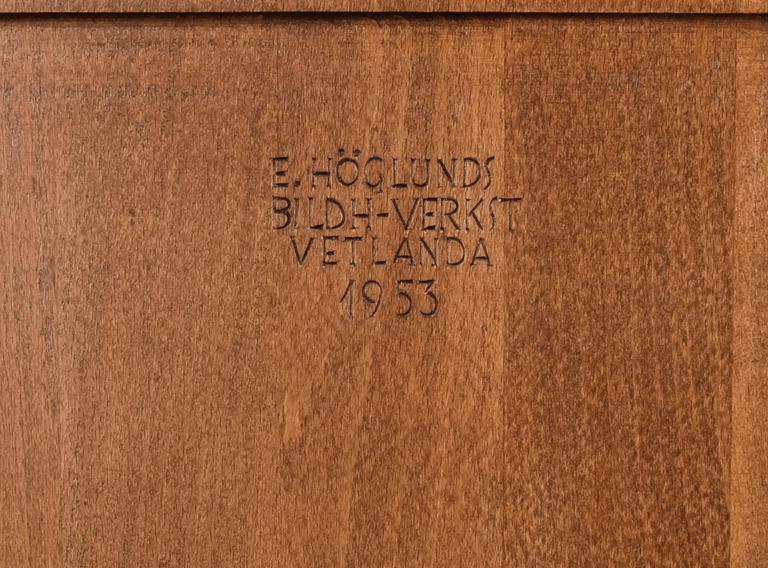 SKÅP, Eugen Höglunds bildhuggarverkstad, Vetlanda 1953.