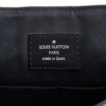 Louis Vuitton, laukku, "District PM Messenger".