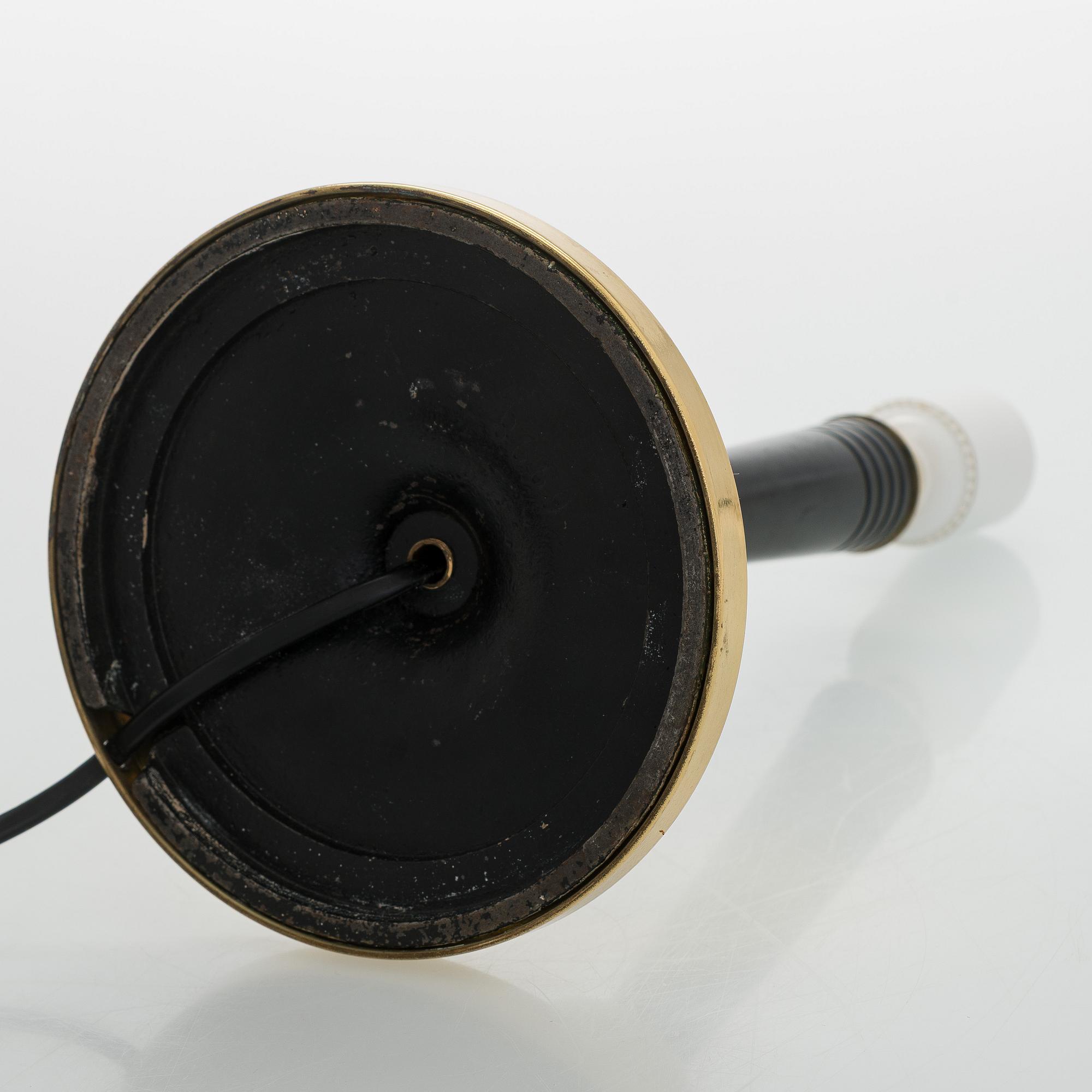 Harald Notini, A 1930s table lamp model 15007.