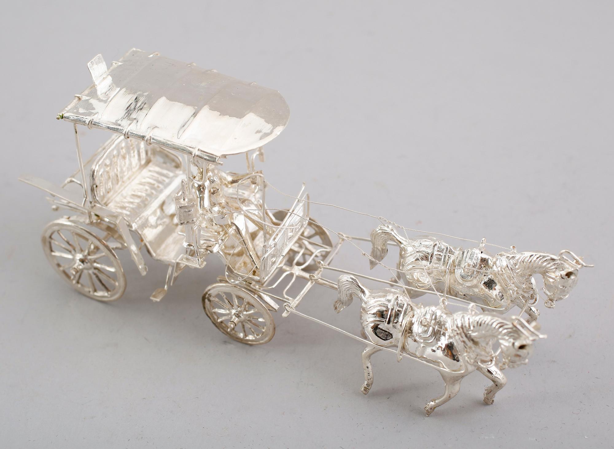 FIGURGRUPP, silver, signerad G Kakojo, orientalisk, 1900/2000-tal. Vikt ca 134 gram.