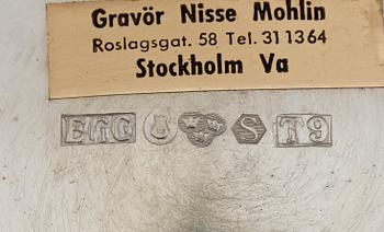 BÄGARE, 3 st, silver, bl a David Andersen, Norge och K G Markströms Guldsmeds AB 1943. Tot 502 g.