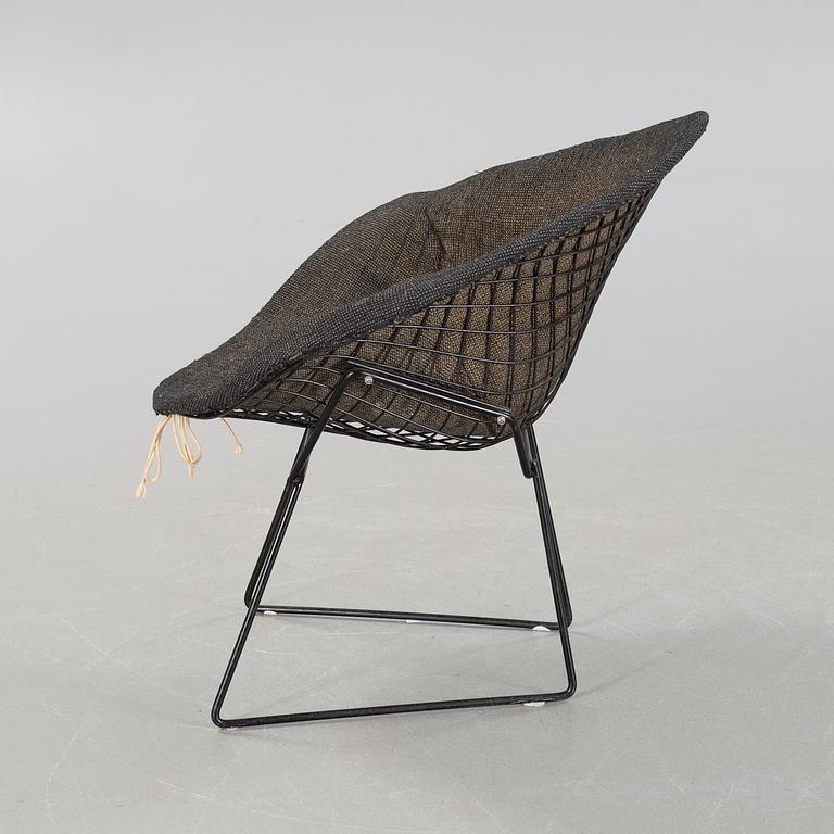 A chair by Harry Bertoia, model "Diamond chair", 1950s/60s.