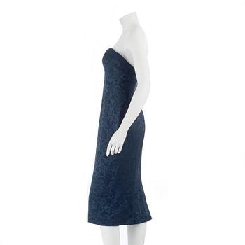 L'WREN SCOTT, a strapless dress. Size 44.