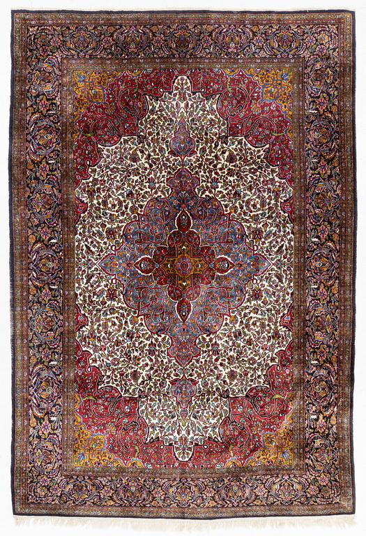 Matta, orientalisk silke, ca 269 x 184 cm.