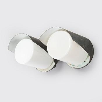 Seinävalaisimia / ulkovalaisimia, 2 kpl, malli AT 32,  Itsu, 1900-luvun puoliväli.