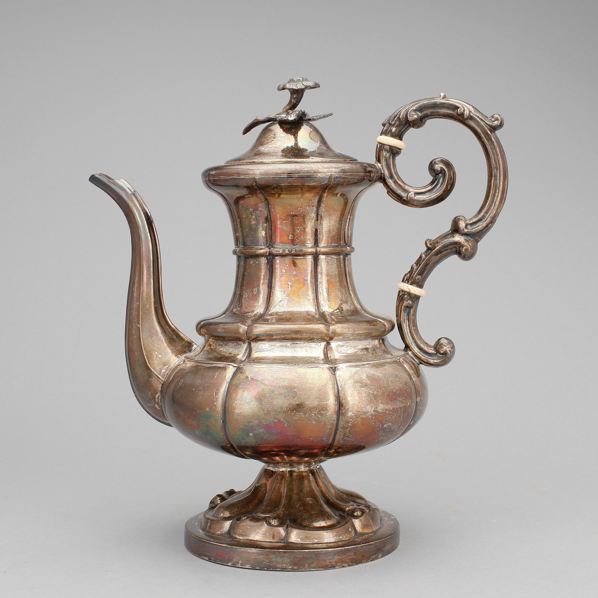 KAFFEKANNA, silver, nyrokoko, Carl Nyström, Stockholm 1851. Vikt ca 690 gram.
