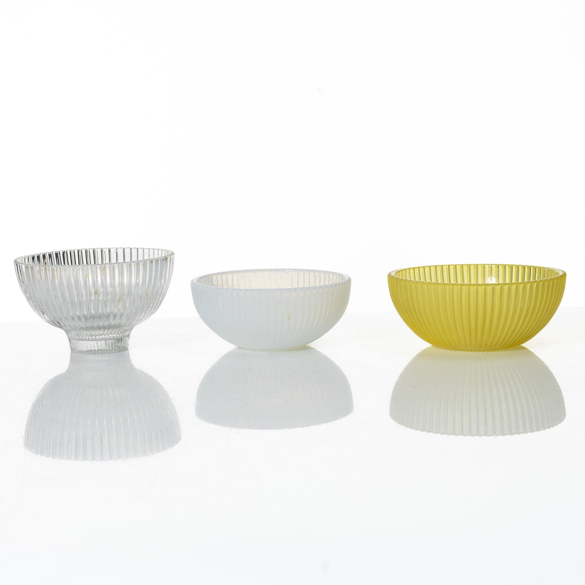 Arthur Percy, a 'Swedish Modern' glass service, "Reffla", Gullaskruf, the model designed in 1952 (110 pieces).