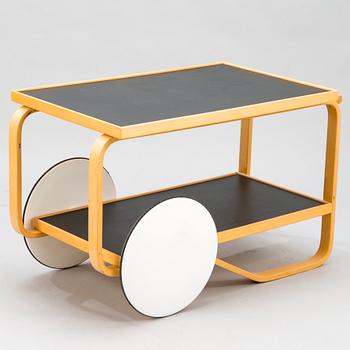 ALVAR AALTO, a mid-20th century '98' tea trolley for Oy Huonekalu- ja Rakennustyötehdas Ab, Finland.