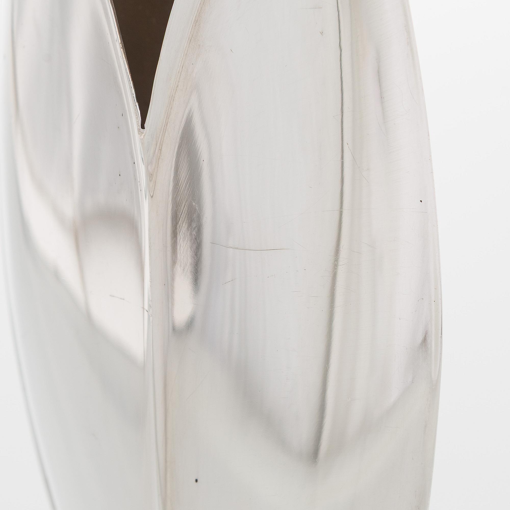 Tapio Wirkkala, a silver vase model TW 2, Kultakeskus, Hämeenlinna 1985.