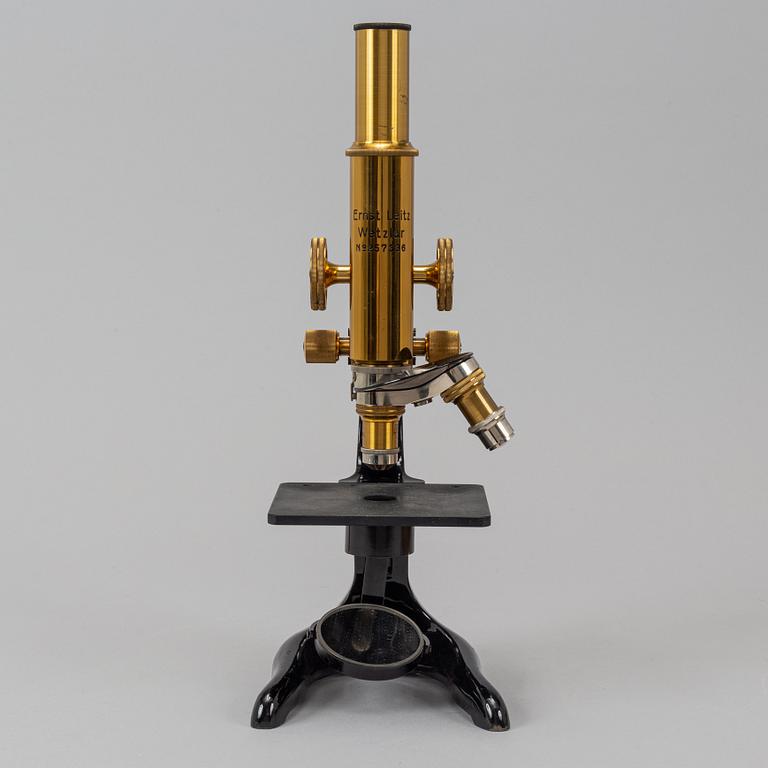 A 20th century microscope , Ernst Leitz, Wetzlar.