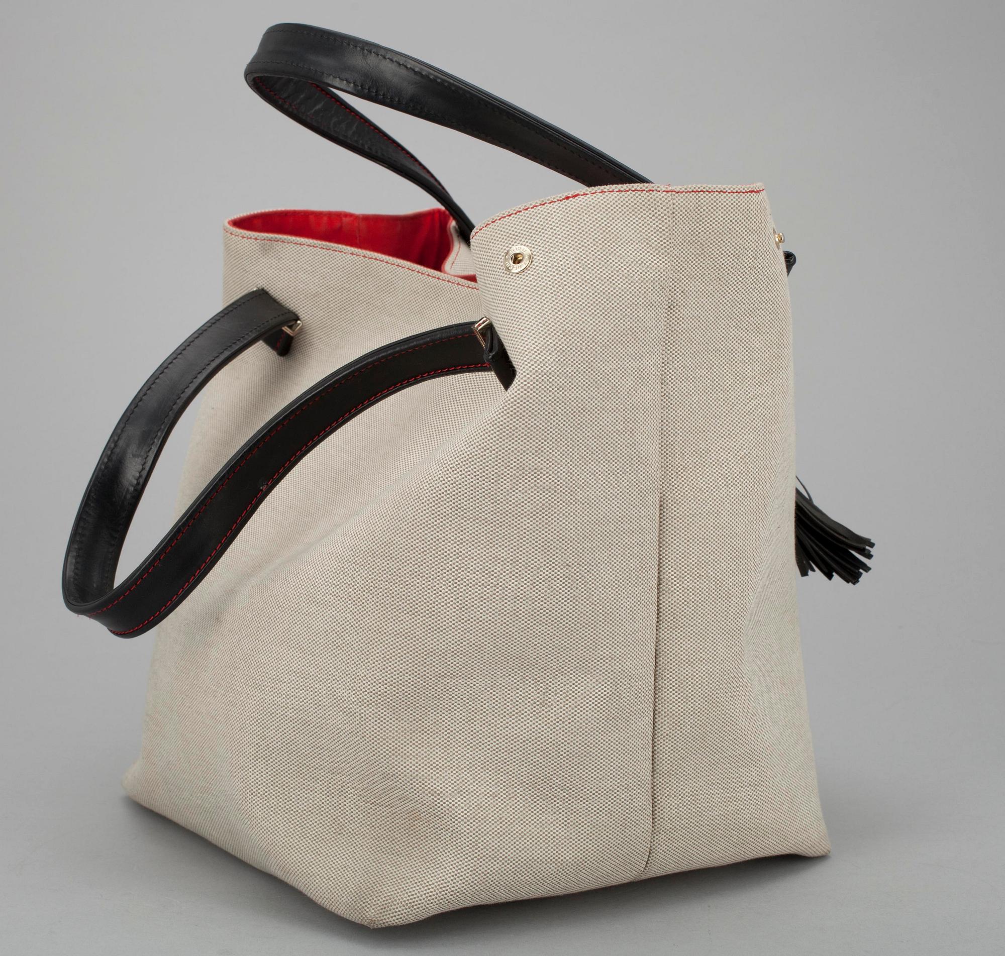 VÄSKA, Christian Louboutin.