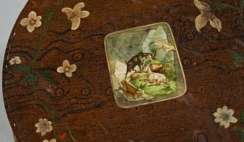 HATTASK, trä, daterad 1881.